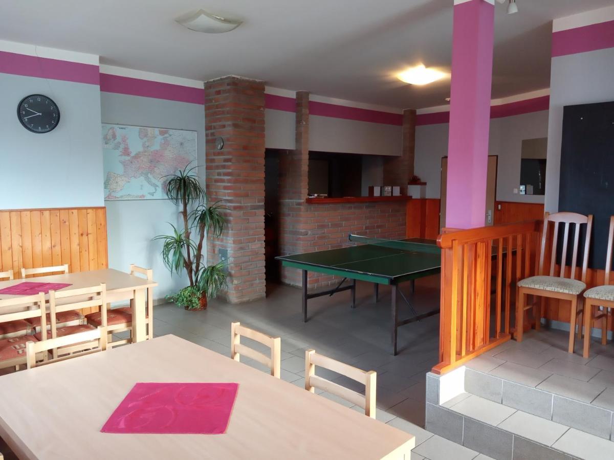 Penzion & Ubytovani Chrast  Bagian luar foto