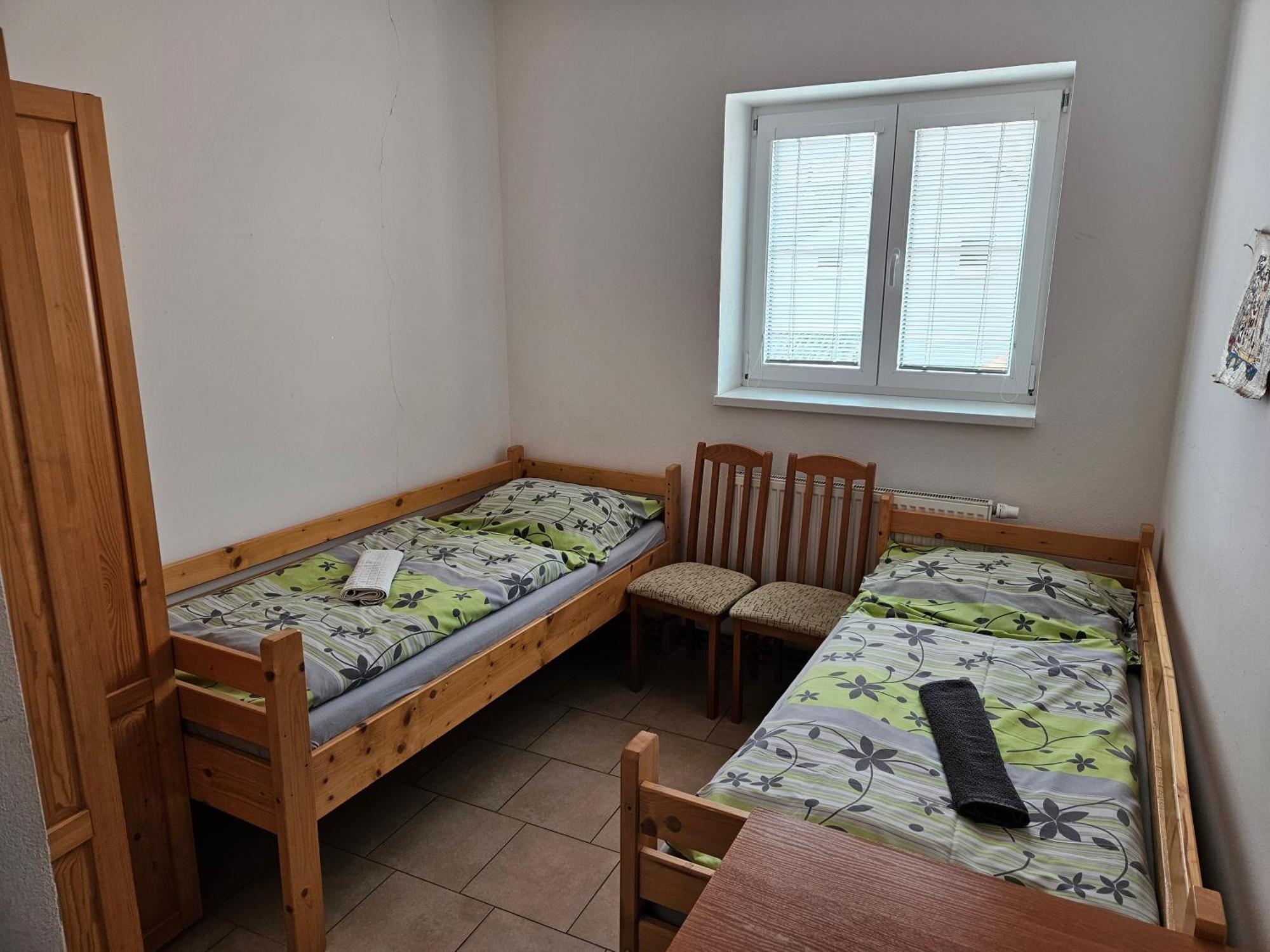 Penzion & Ubytovani Chrast  Bagian luar foto